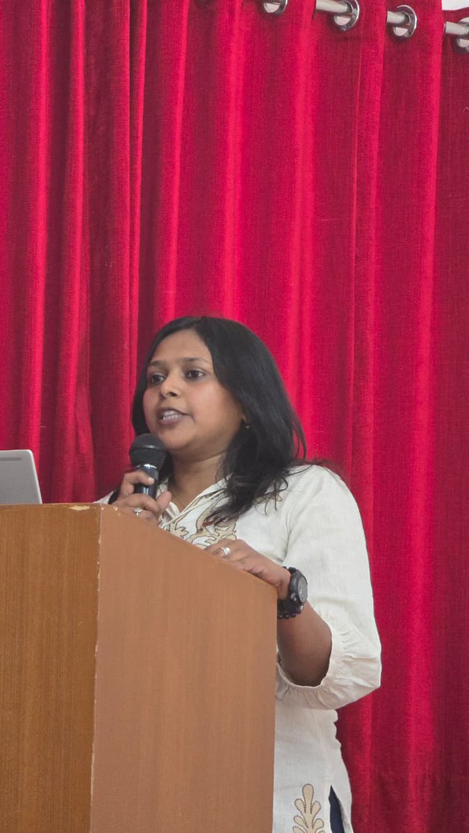 MSTrIPES's tweet photo. Estimating carnivore occupancy through sign surveys are fundamental for large-scale wildlife population estimation. Ms. Rutu Prajapati highlighted the protocols of sign survey and it's importance for #AITE26 https://t.co/BqDcmwpSSU