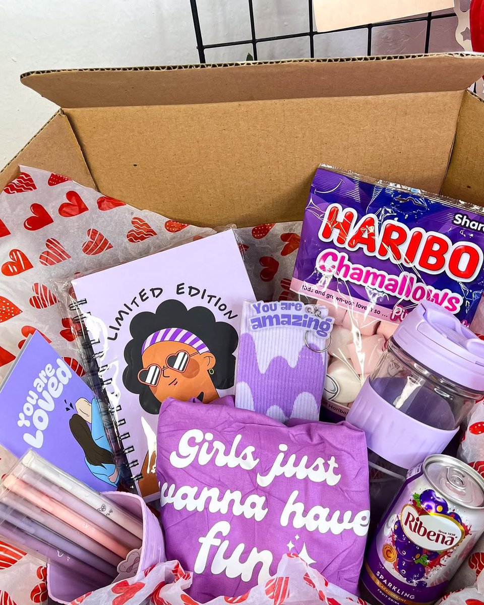 JustjournalN's tweet photo. If she’s a purple  girlie, she’ll love this box 💜. 

Journal, tote bag, pens, keyholder,  pen holder, snacks, bottle, socks  and a card. 

You’re about to become her favorite  person. 
Price: #48,500 https://t.co/TM4Fey9G3g
