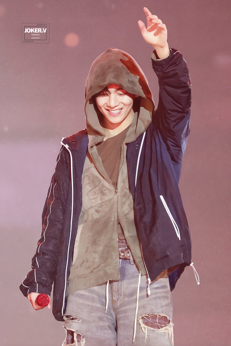jokertae_v's tweet image. 260409 BTS WORLD TOUR ‘ARIRANG’ IN GOYANG
#태형 #뷔 #TAEHYUNG #V #BTS @BTS_twt