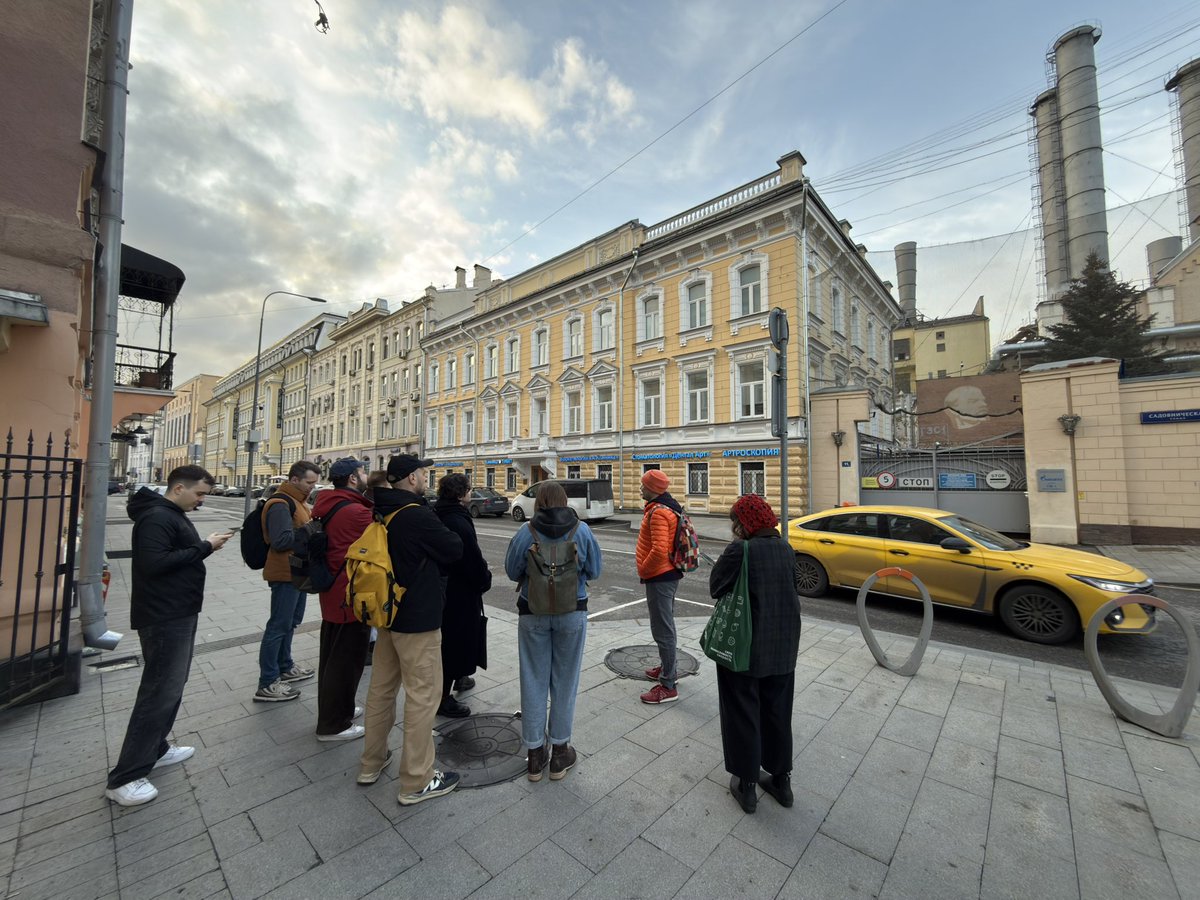 Алекс tweet media