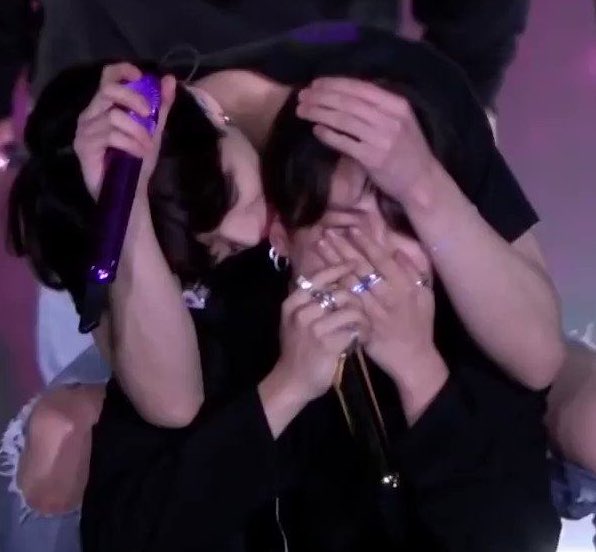 sky & people tweet media