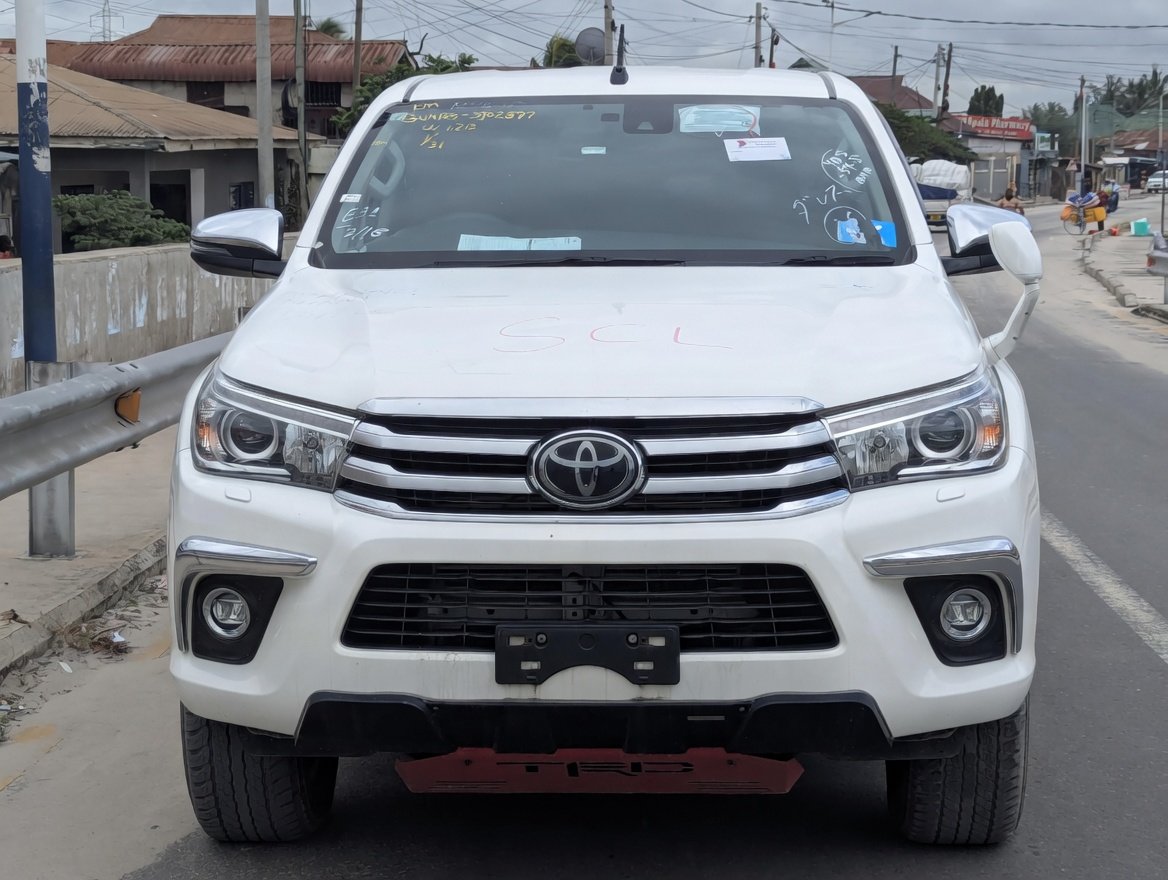 TOYOTA HILUX NEW MODEL
Make:2018
Engine:2GD-FTV
Fuel⛽️:Diesel
Colour:White 
Engine Capacity:2390 Cc
Transmission:Automatic
4WD Engaging Gear
Mileage:Lowkm

Imported from 🇯🇵 

TERMS OF PAYMENTS
✅CASH:133.7MIL+REG
✅LOAN
✅EXCHANGE(TOPUP)
✅INSTALLMENT 
📞0786 518866 

SEE MORE 👇🏽