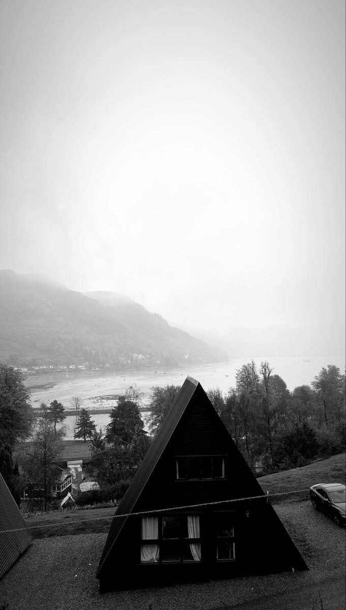 𝗫 •  tweet media