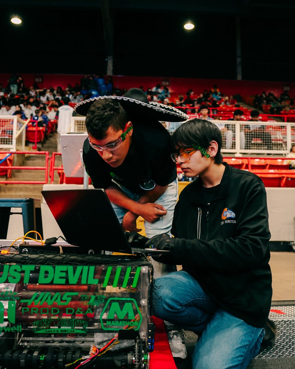 MHSRoboticsEPTX's tweet image. Field Certified! Rams are ready n calibrated for matches 💚🖤 #FIRSTinTEXAS #FRC #TeamSISD