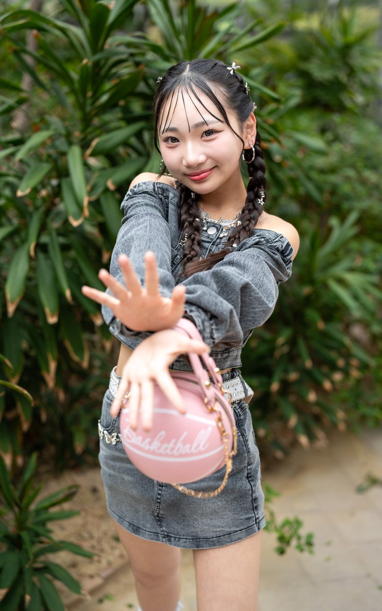 swagswag_666's tweet image. 26/4/4 福岡市東区香椎
スパイラルミュージックウエスト撮影会
此方の要望した謎ポージングにも柔軟に対応してくれるLuna姉さん。細かい所作だけでなく，会話の切り返しにもセンスの良さが光ります
#Luna #月のように輝くLuna #天神娘