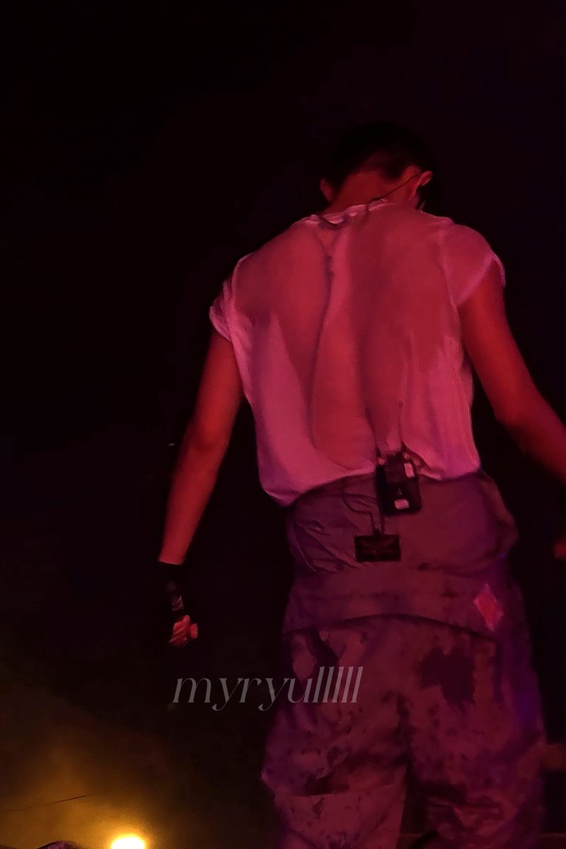 lghtdd's tweet photo. Upper body mantep ya gini https://t.co/zC8esma7YY