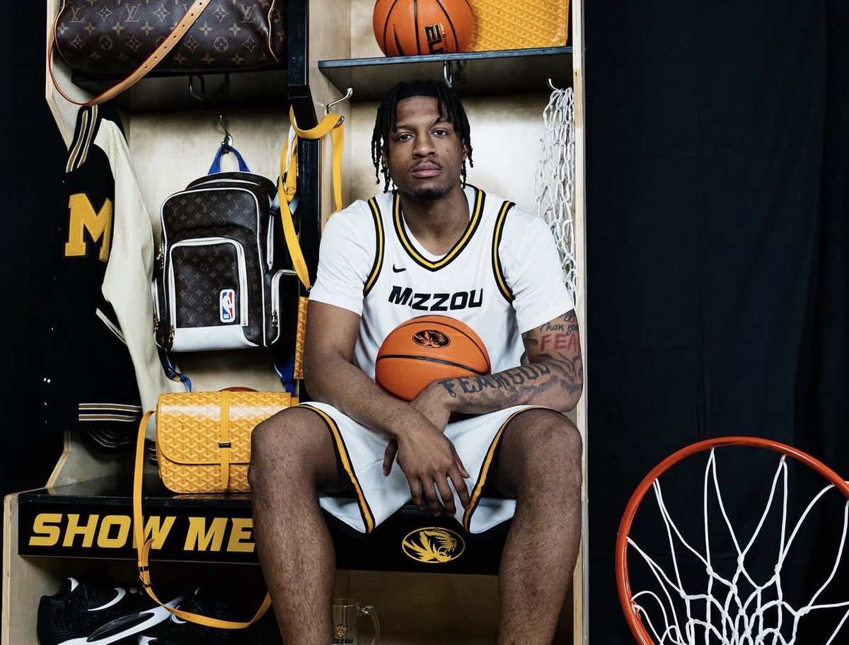 KillianMWright's tweet image. #Mizzou basketball will roll out a top-4 of Jason Crowe, Jamier Jones, Bryson Tiller and Trent Pierce next season. 

Think what you want, but I’m really moved by that. Super talented quartet.