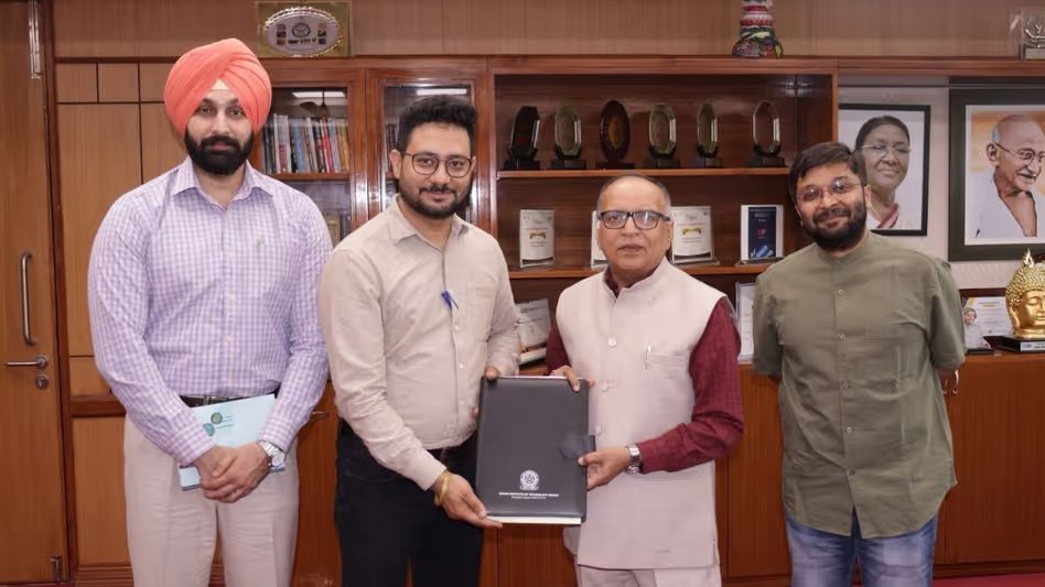 GoodNewsToday's tweet image. गैंगस्टरों पर शिकंजा कसने के लिए AI टूल्स अपनाएगी पंजाब पुलिस, IIT रोपड़ विकसित करेगा सॉफ्टवेयर

#IIT #Punjab #AI #Tools #News 

पूरी खबर पढ़ें: tinyurl.com/bd6kcmfw