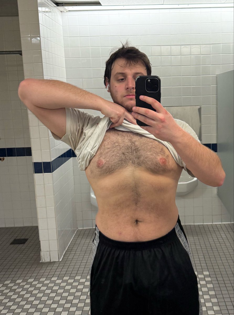 aarontitle's tweet photo. it’s fuck it up yea Thursday yay https://t.co/tsBZPhXhDe