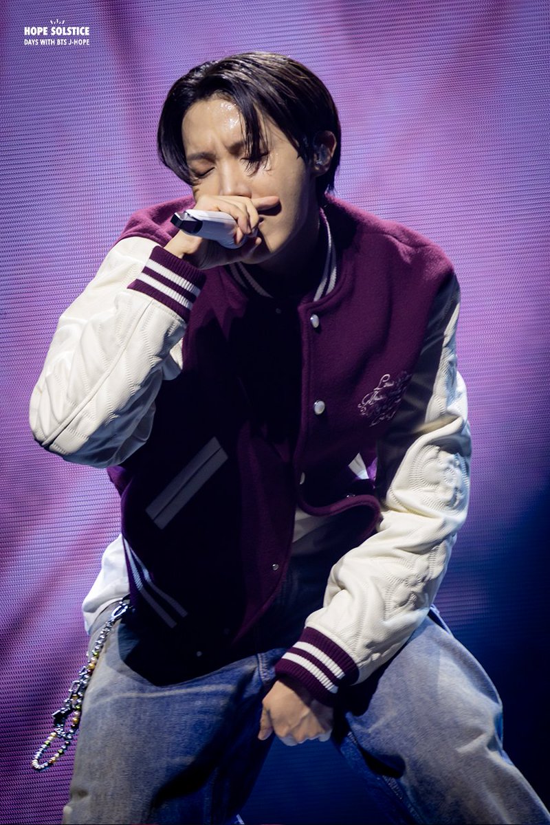 luanadragomir's tweet image. Iconic looks of j-hope in his solo era.🔥🌞👍

#HOS #jhope #JungHoseok #Jay #Hobi