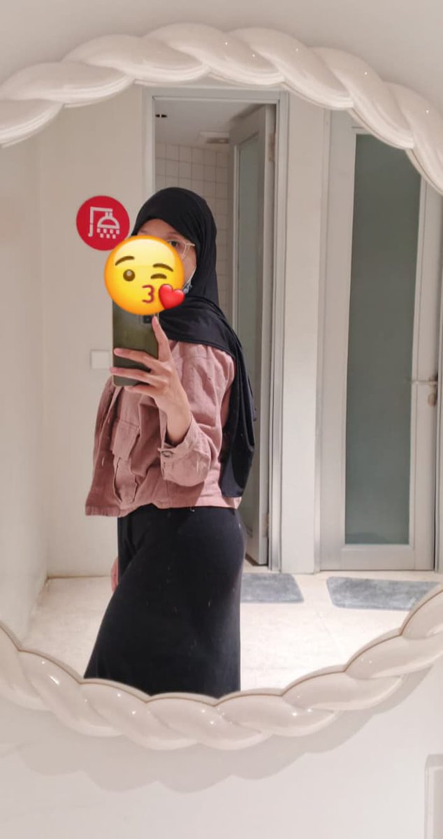 AApass6's tweet photo. Baru hobi nongkrong ke gym nyari yg berotot 🤭 https://t.co/6mQ6YF9n6s