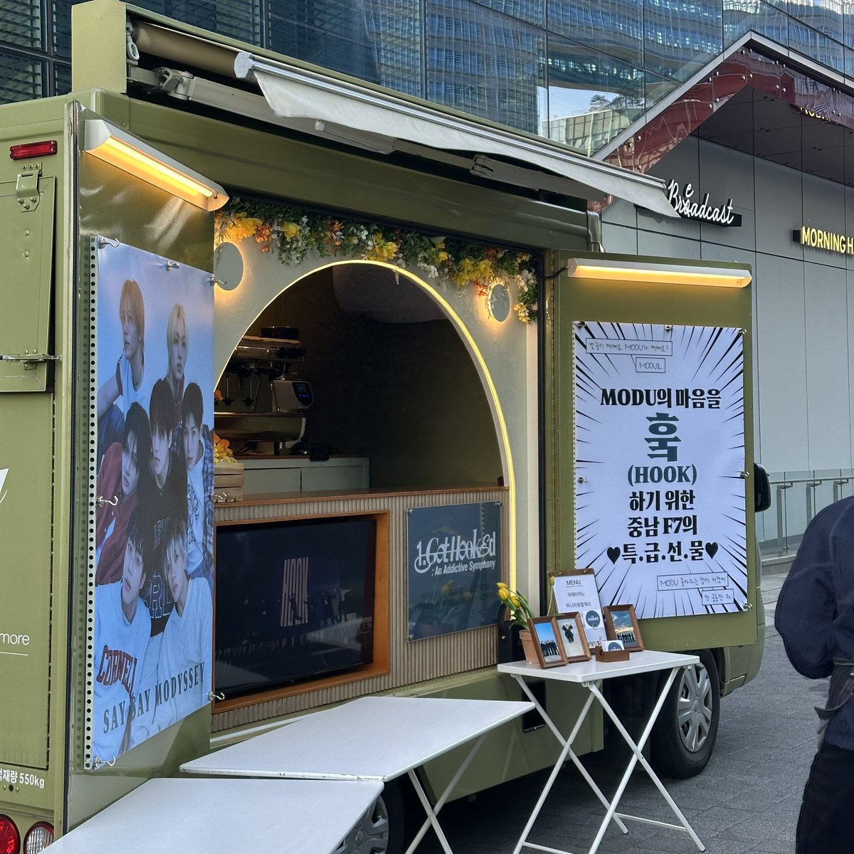 1uvM_'s tweet photo. 첫주엠카 🎶 https://t.co/7w4d2MZCpi