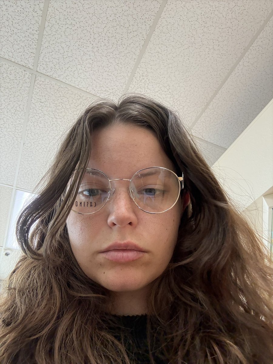 mollie :3 tweet media