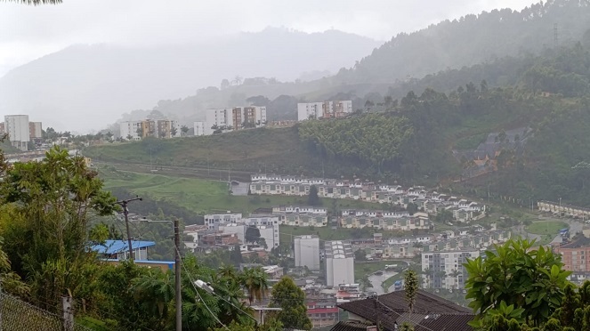 Por aumento de lluvias Manizales continúa en alerta amarilla tinyurl.com/3s5mepdf

En Manizales sigue alerta hospitalaria por crisis en la salud tinyurl.com/2wr7evwp

<a href="/CiudadManizales/">Alcaldía de Manizales</a> 
<a href="/JorgeERojasG/">Jorge Eduardo Rojas</a>