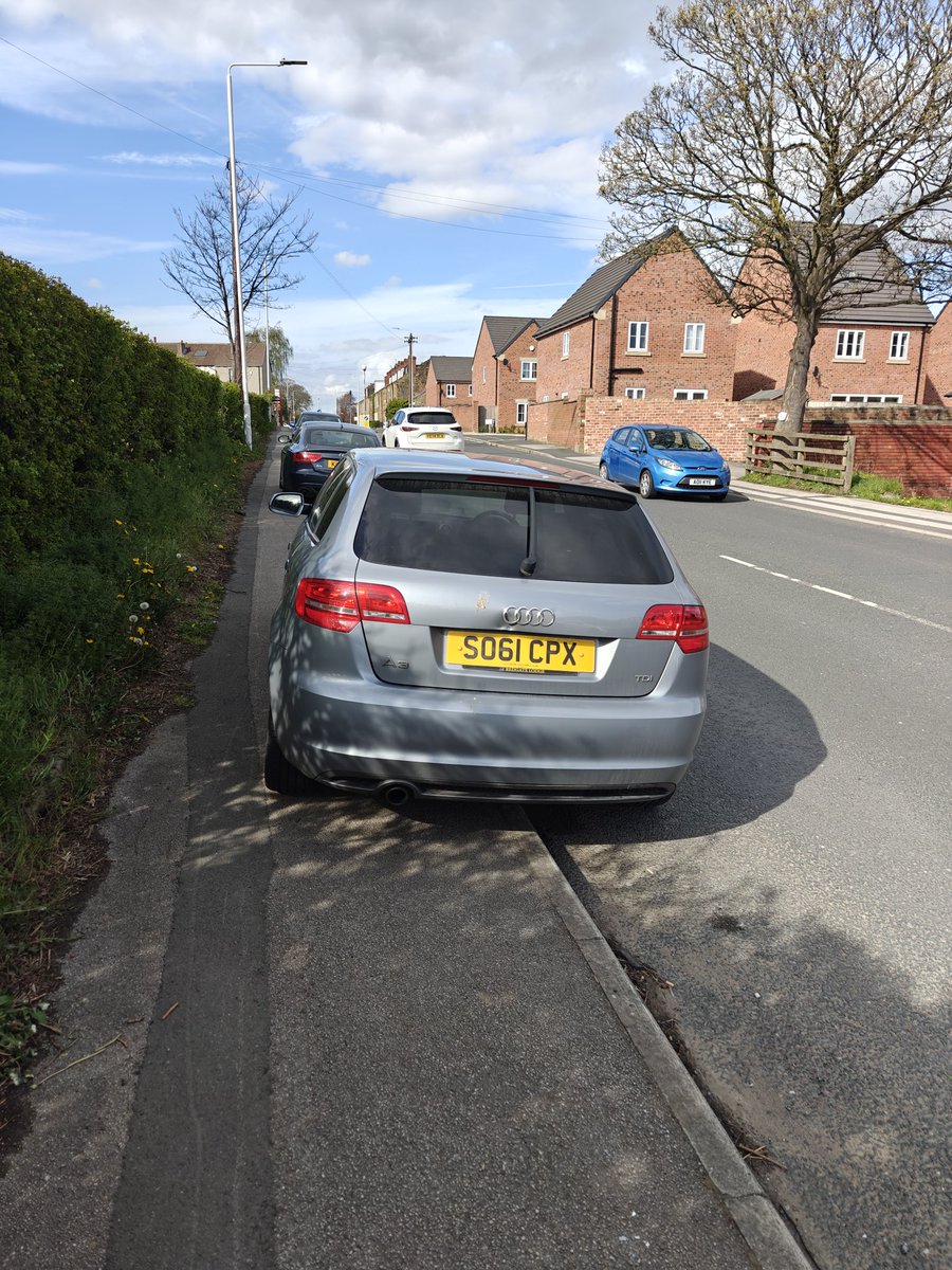 Boychicken's tweet photo. @PrioryGroup @WYP_RPU @WYP_LeedsSouth Wakefield Road is very long and a lot wider than the pavement, so why block the pavement for pedestrians? Cars here are for people working at Priory Carlton House, 24 Wakefield Road, LS26. It's like this every day. Park somewhere else. https://t.co/lyfJKBFMRr