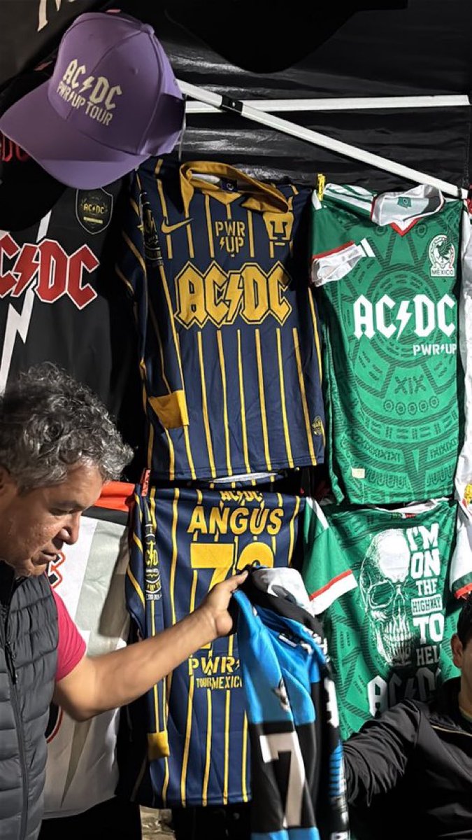 OOCP Katia Itzelista tweet media