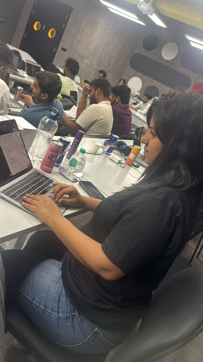 AnantMendiratta's tweet photo. #hackathon #VibeCon2026 work mode on https://t.co/iPqamq7sSc