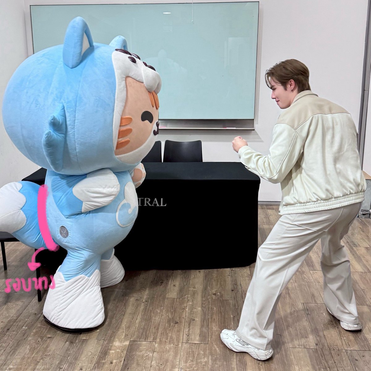 Pin.Jutha 💛 tweet media