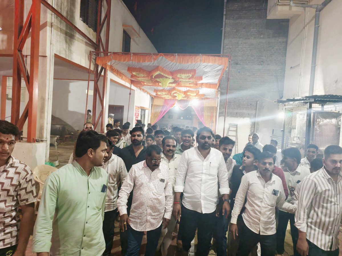 आज अंढेरा, ता. देऊळगाव राजा येथे श्री औंढेश्वर यात्रा महोत्सवानिमित्त अखंड हरिनाम व भागवत सप्ताहानिमित्त या पवित्र प्रसंगी श्री औंढेश्वरांची आरती करून मनोभावे दर्शन घेतले.
या वेळी मोठ्या संख्येने शिवभक्त व ग्रामस्थ उपस्थित राहून भक्तिमय वातावरणाची अनुभूती घेतली.