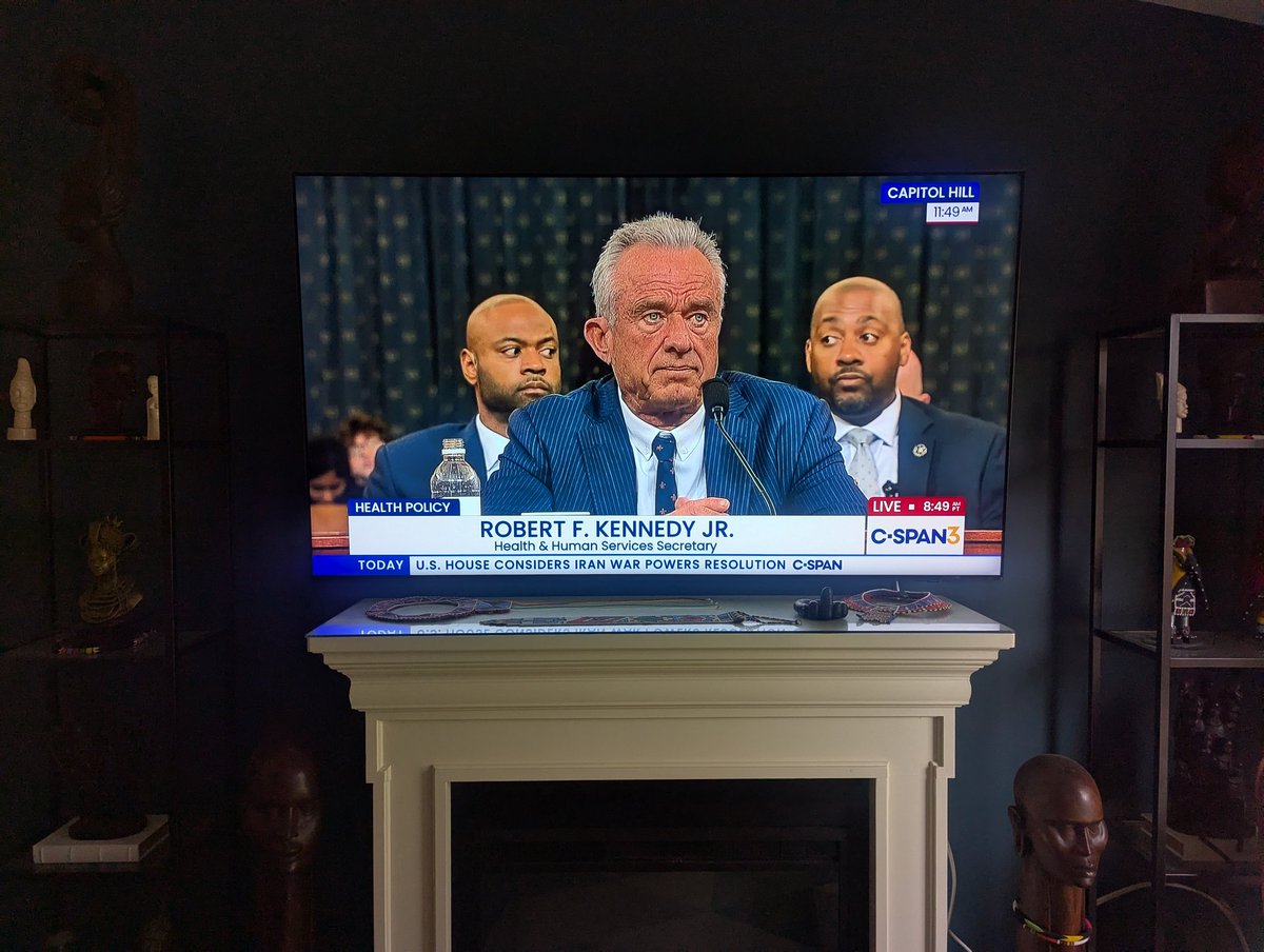 redskinsravens's tweet image. Can someone please check the welfare on these bros ???  Are they being held hostage ? #RFKJr  #HHS  @jimmykimmel @JimmyKimmelLive @StephenAtHome