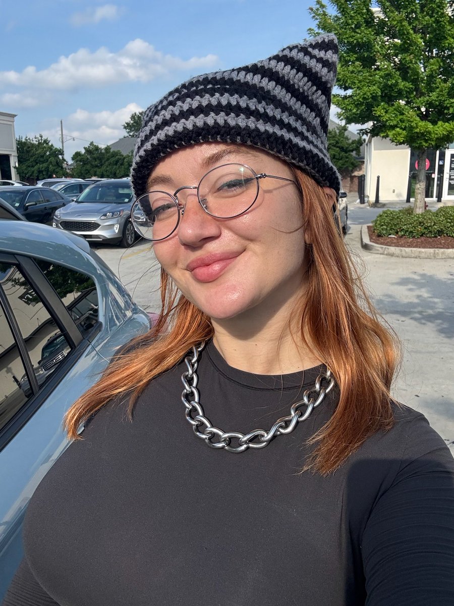 Emma Magnolia tweet media