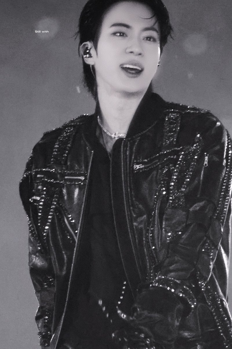 Still with tweet media