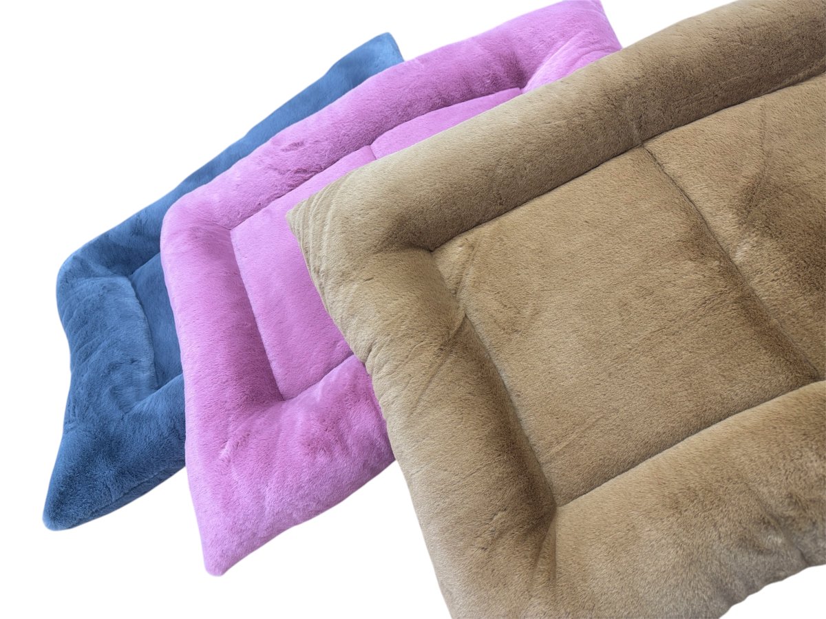 petnhome's tweet image. Our plush fur Padded Pads - suitable for Cats &amp;amp; Dogs - available in 5 sizes and 3 colours. Super soft with a comfy quilted base and a blown fibre surround to snuggle into🐾

petnhome.co.uk/pet-categories…

#MHHSBD #dogbed #catbed #dogsofX #catsofX #plush #fur #cosy #snug #calming