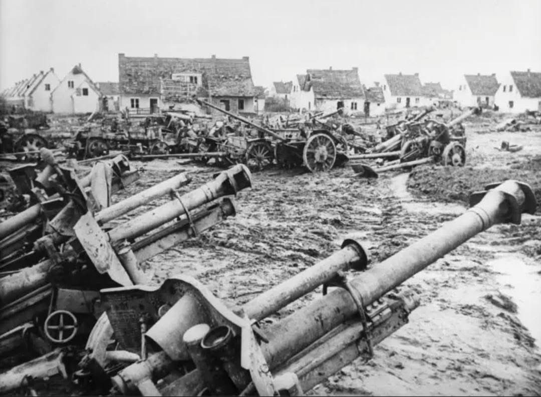 Voices of WW2 tweet media
