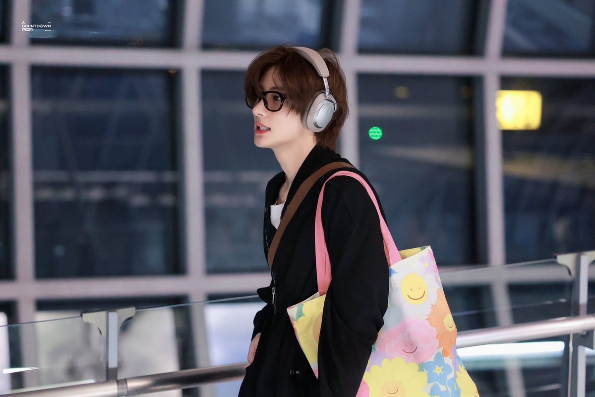 ดิฉันถามว่า tweet media