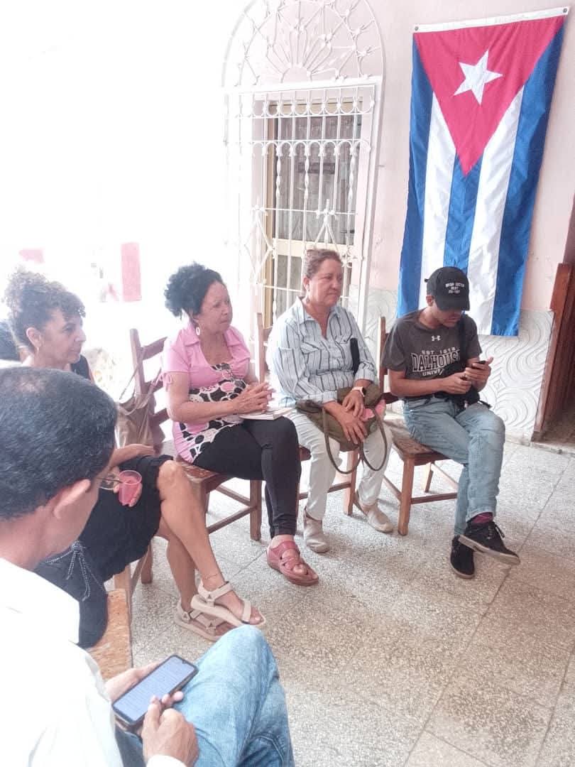 Tertulia Inquietante oficio en la UNEAC 
.
.
#SomosSanlope #LeerEsCrecer #CubaEsCultura