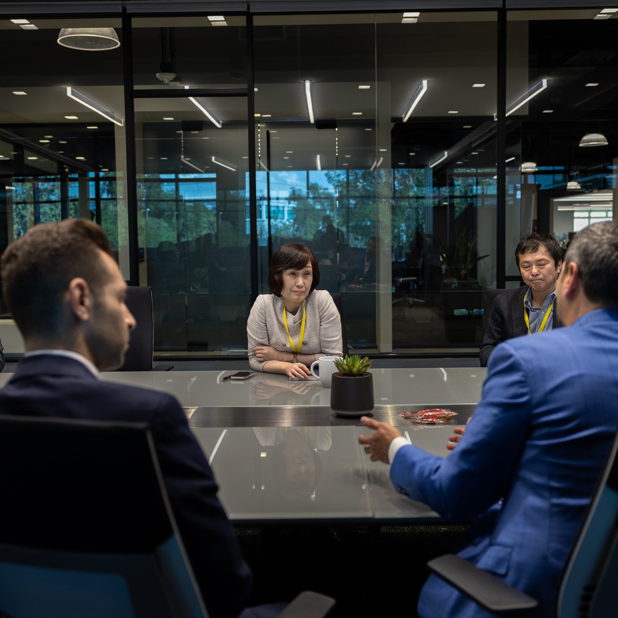 🇯🇵  Hosting @JAL_Official_jp CEO Mitsuko Tottori at Archer HQ. 

During the visit, she met with Archer leadership, flew the Midnight simulator from KIX (Kansai International Airport) across Osaka Bay to UKB (Kobe Airport), toured our manufacturing facilities here in Silicon