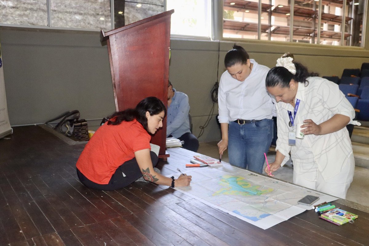 CorporacionCVS's tweet photo. #CVSEnLosTerritorios
En el auditorio Iracá de la CVS se llevó a cabo el primer taller interinstitucional para la actualización del Plan de Manejo del Distrito de Conservación de Suelos (DCS) de la Ciénaga de Betancí, ubicada en el municipio de Montería.

1/2👇🏻 https://t.co/htluSI0ij9