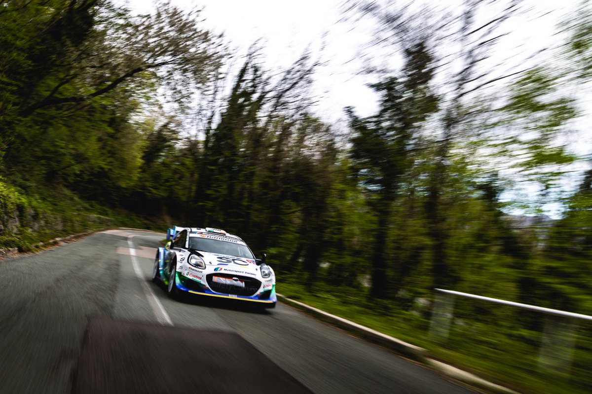 Ya tenéis disponible un nuevo episodio de “Entre Tramos” donde desgranamos todo lo que sucedió, en el #CroatiaRally #WRCLiveES 

Enlace del programa: youtu.be/OmZ80odxF38?is…

#WRC