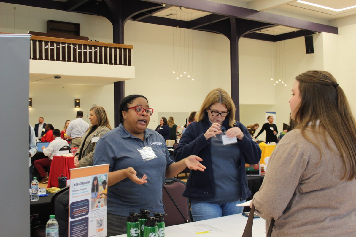 LSUSOE's tweet photo. Professional Networking Day was more than just an exciting event—it was a day filled with purpose and opportunity!🍎

#TigerTeacherCorps #ProfessionalNetworkingDay #FutureEducators https://t.co/HS9A7jyxxY