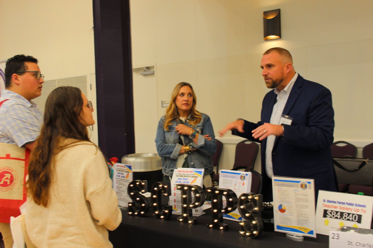 LSUSOE's tweet photo. Professional Networking Day was more than just an exciting event—it was a day filled with purpose and opportunity!🍎

#TigerTeacherCorps #ProfessionalNetworkingDay #FutureEducators https://t.co/HS9A7jyxxY