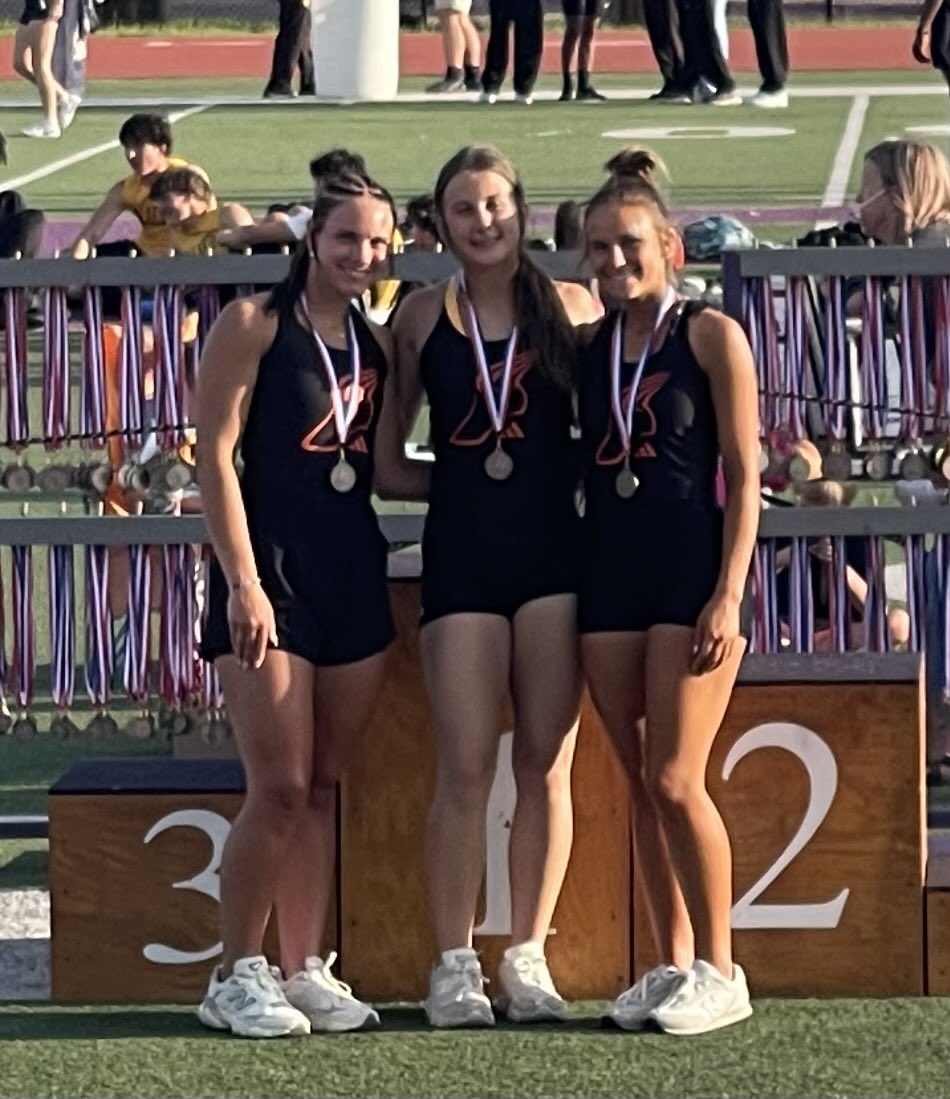 madiann2009's tweet photo. Area Track meet today for me and my girls!! Excited to compete with some of the best!  @gsathletics1 https://t.co/Zjgo13eoCW