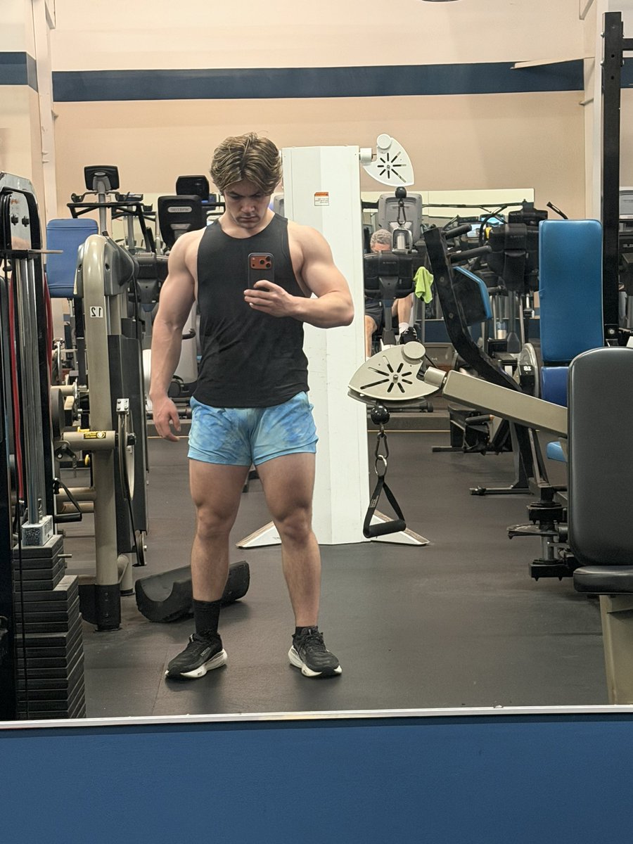 FlopTina tweet media