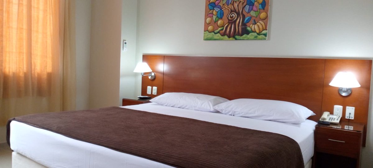 Hotel HM Guayaquil tweet media