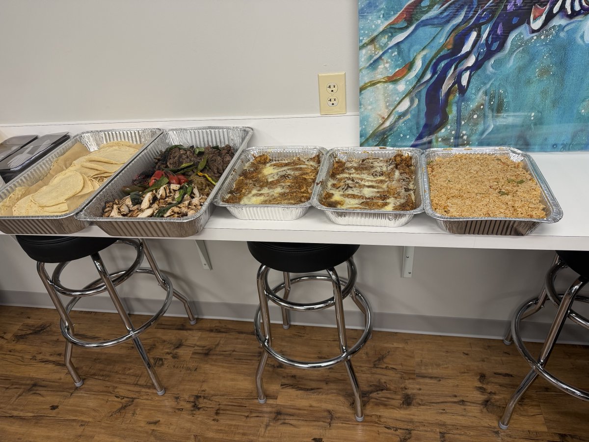 Healthc2U's tweet photo. Celebrating our amazing team at Healthcare2U this April! 🎉 We enjoyed delicious treats from @LupeTortilla🌮 & @nothingbundt🍰 while honoring birthdays & anniversaries. Cheers to the incredible people who make us thrive! 💙 #EmployeeAppreciation #OfficeCelebration #TeamLunch #LupeTortilla #NothingBurntCake