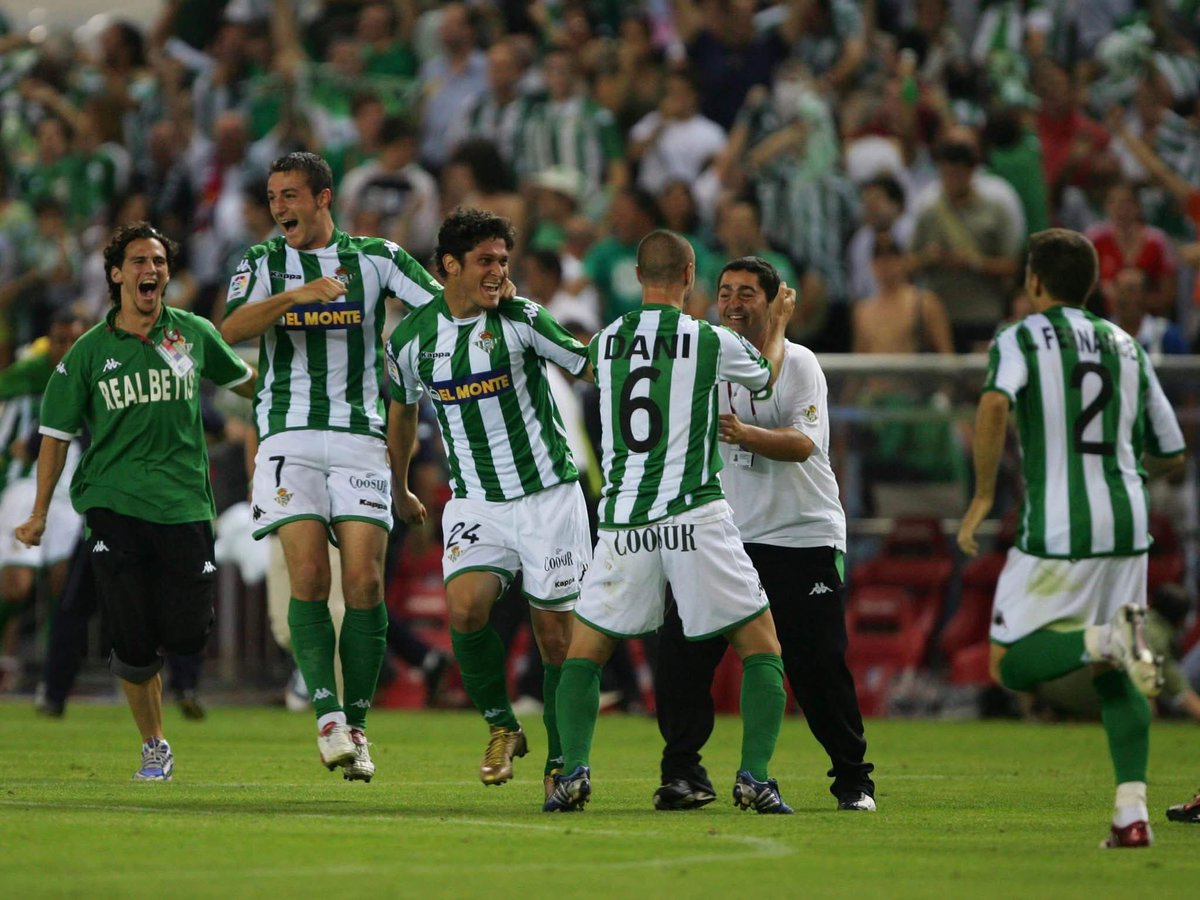 Corazón que late fuerte, sentimiento que desborda, tradición que desde siempre es motivo de tu gloria.

Te quiero Betis.