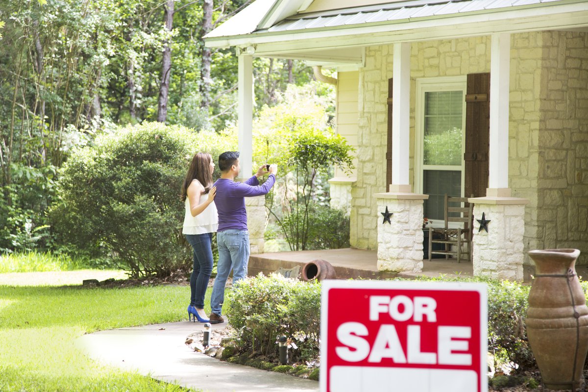 thidfw's tweet photo. 🔍 Thinking of waiving the home inspection to win a bidding war?
🏠 Find out why a home inspection is still essential, even in a hot market, in our blog post: Why Skipping a Home Inspection is Never a Good Idea.
📖 Read more: https://t.co/j7syNFaSlT https://t.co/Vsj8O0JcjM