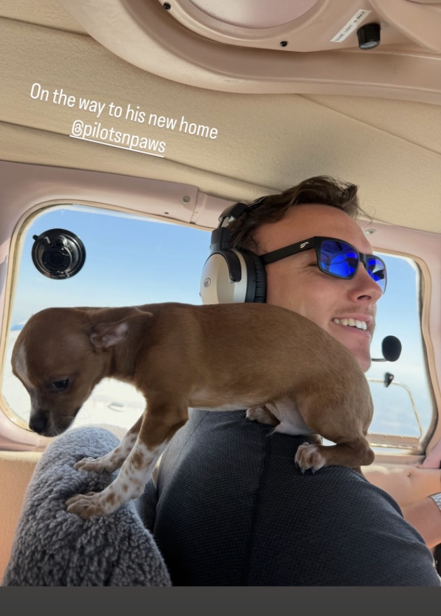 PilotsNPaws's tweet image. Pilots N Paws Volunteer Pilot Captain Kyle Krueger's #freedomflight for this little guy to his fur-ever home! #Hero #ReasonToFly #animalrescue #luckydog #luckyfamily #adoptdontshop #rescuedog
