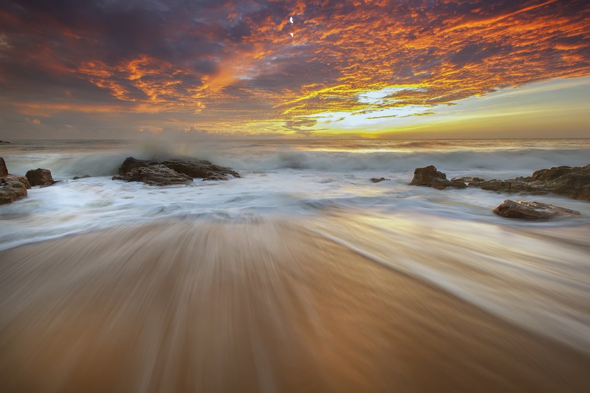 BethFratesMD's tweet image. “When we do the best we can, we never know what miracle is wrought in our life or the life of another.” — Helen Keller

#quote #thursdayvibes #quote #mindset