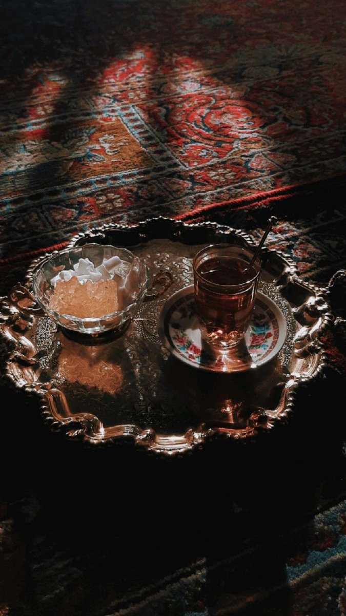 — Hay merienda en su tienda, pueden unirse a él y sus agentes.—