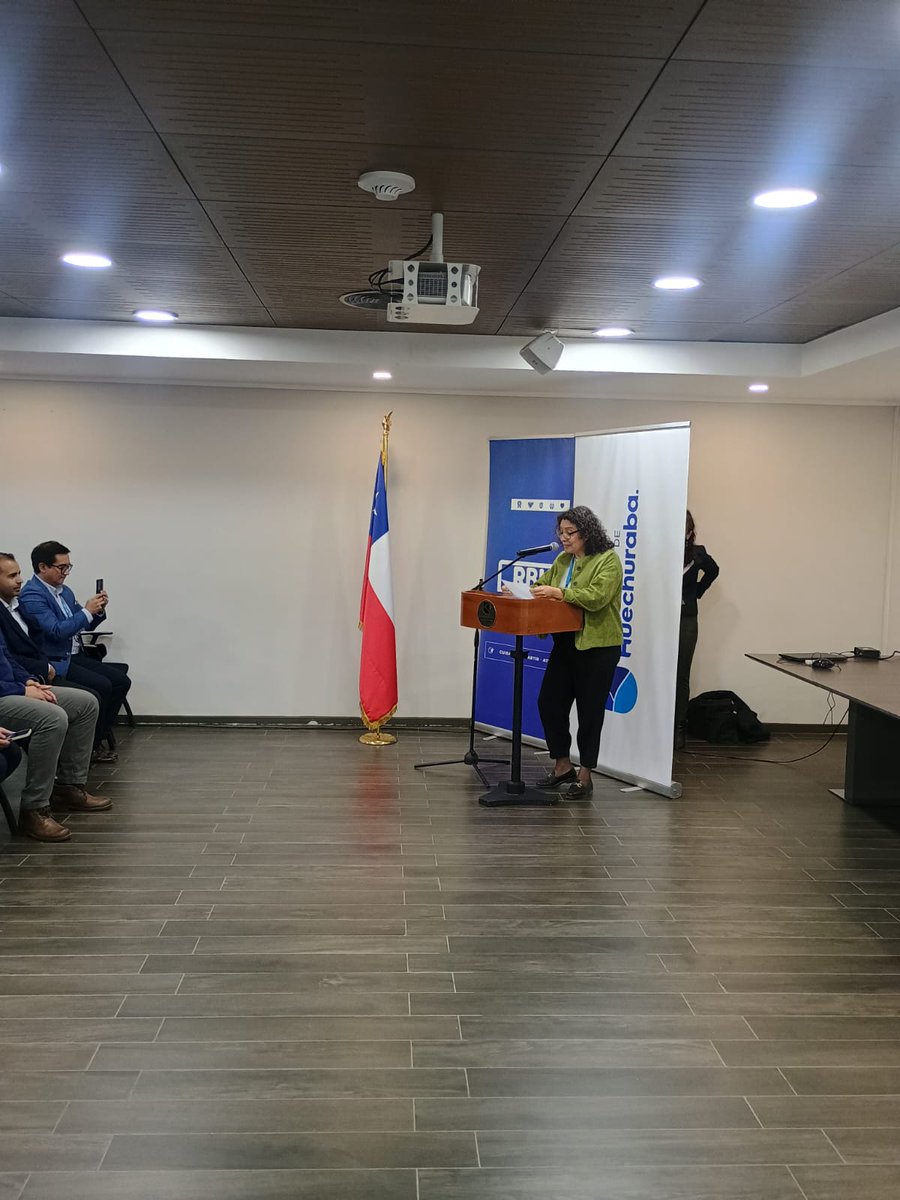JesydorCl's tweet photo. Durante esta semana, certificamos a 38 conductores del Sistema Metropolitano de Pasajeros RED de la empresa RBU Santiago, en una jornada realizada en la Municipalidad de Huechuraba.

Un reconocimiento a su compromiso con un transporte público más seguro y de calidad.👏

#JesyDor https://t.co/CFREeVEy7V