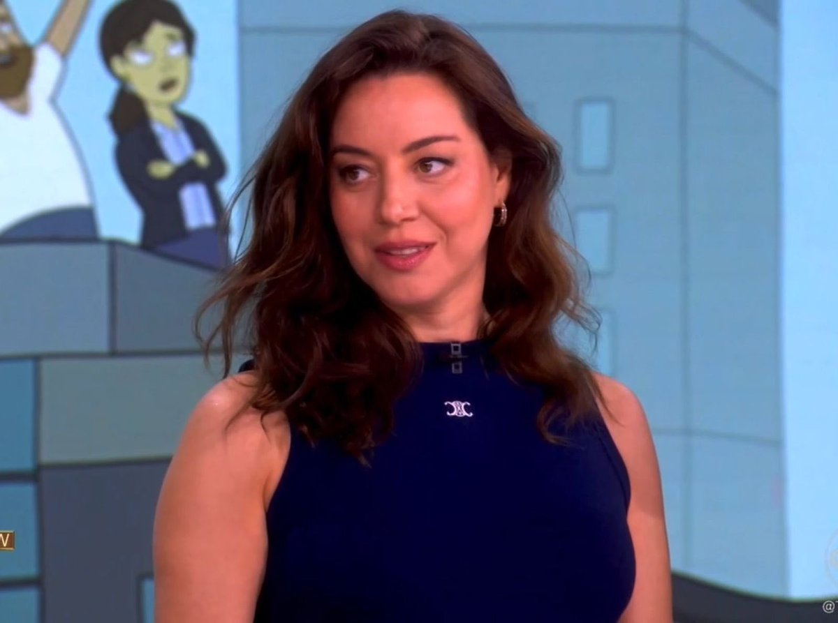 Aubrey Plaza Brasil tweet media