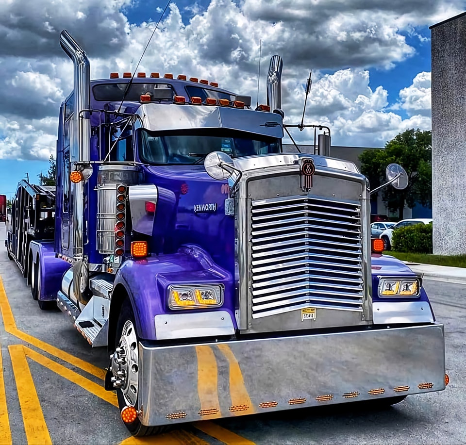 TruckingDepot's tweet image. One awesome Kenworth! #Trucking #TruckingDepot #Truckers #Kenworth