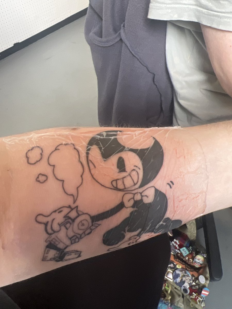InkedJax's tweet photo. @themeatly I have been stabbed the art work is by @Daisythecomic 
He’s really cute https://t.co/MTDctdlF1A