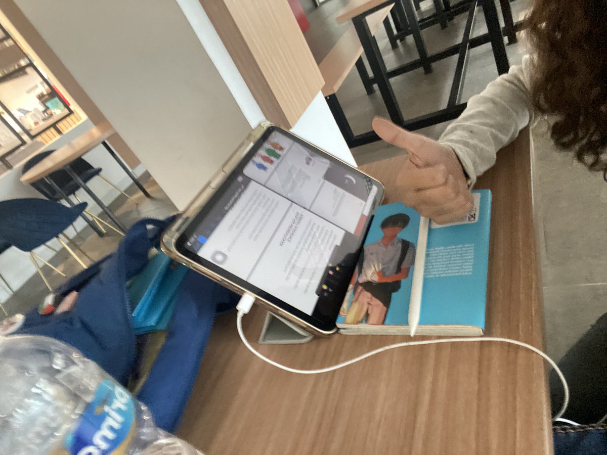 flora 🍓🧃🍎⭐️ tweet media