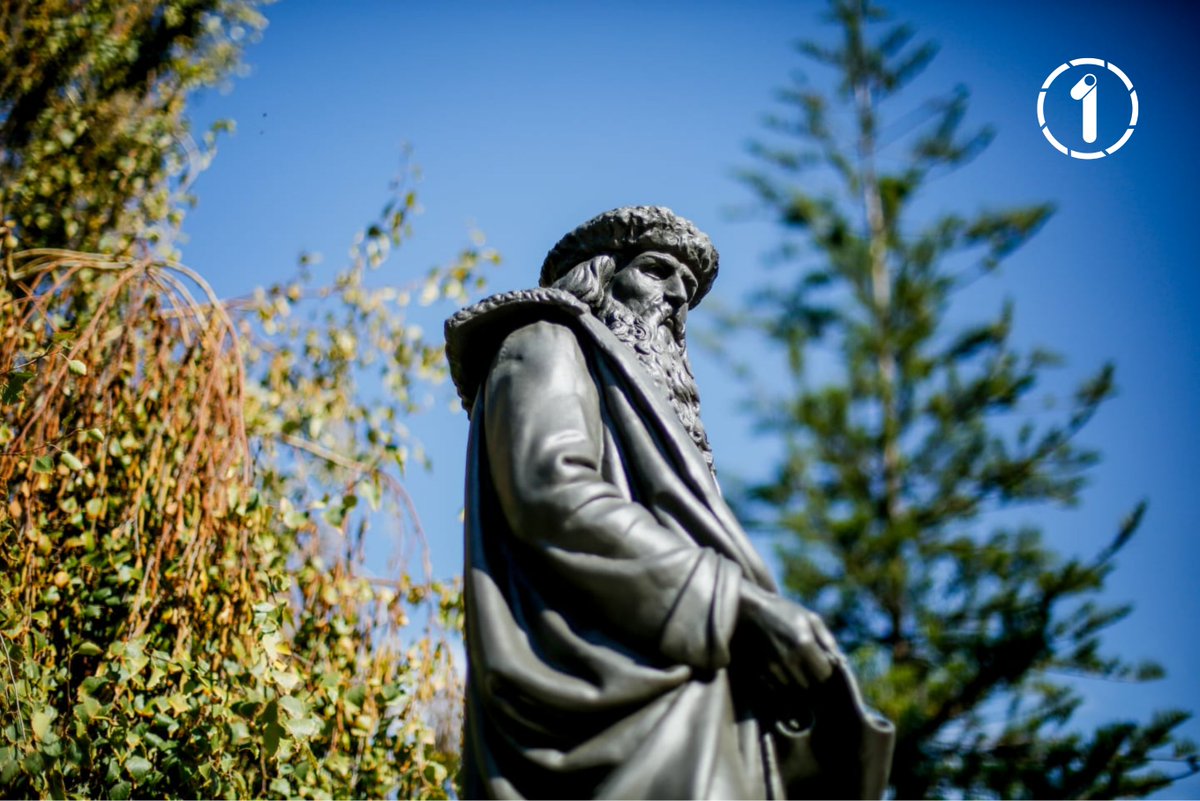 agenciaunochile's tweet photo. El alcalde de Santiago, Mario Desbordes, encabezó el regreso de las estatuas de Johannes Gutenberg y Johann Fust a la plaza Neptuno del Cerro Santa Lucía.

📸©AgenciaUno/Hans Scott https://t.co/STw8yvoblj